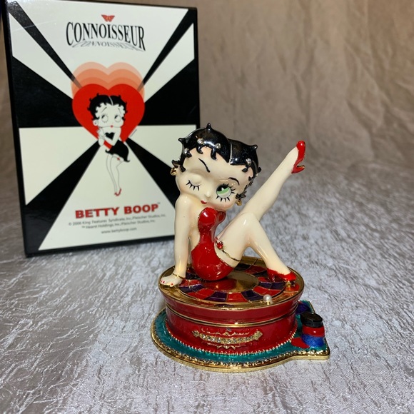BettyBoop retired Collectionwith Swarovski crystal - Picture 2 of 11